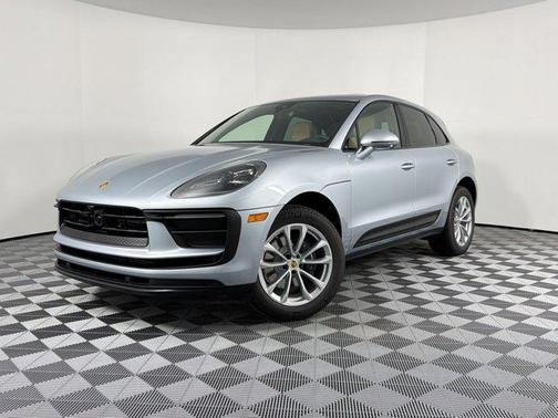 Dolomite Silver Metallic 2026 Porsche Macan Macan