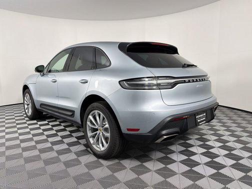 Dolomite Silver Metallic 2026 Porsche Macan Macan