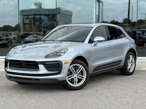 2022 Porsche Macan Base