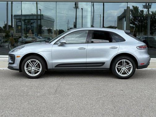 2022 Porsche Macan Base
