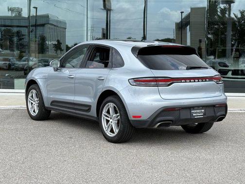 2022 Porsche Macan Base