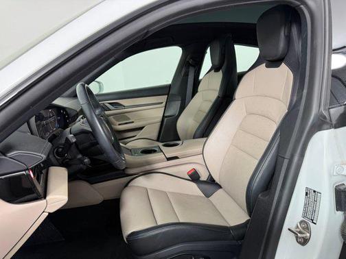 2025 Porsche Taycan RWD