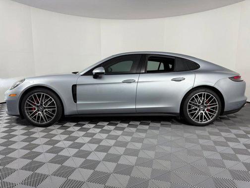 2023 Porsche Panamera 4S