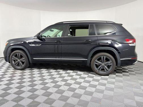 Deep Black Pearl 2021 Volkswagen Atlas 3.6L SE w/Technology