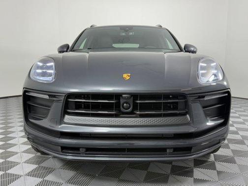 2026 Porsche Macan AWD