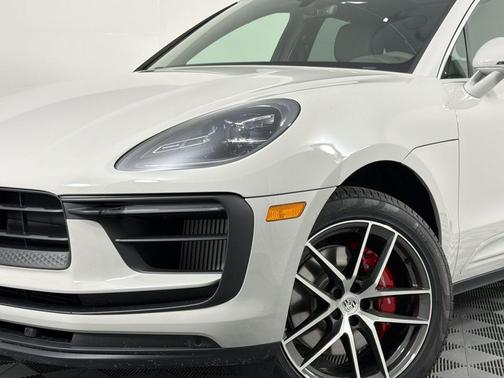 Chalk 2026 Porsche Macan Macan