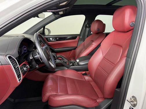 2022 Porsche Cayenne AWD