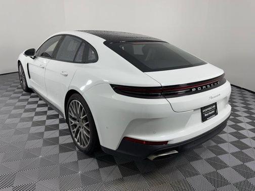 2024 Porsche Panamera RWD