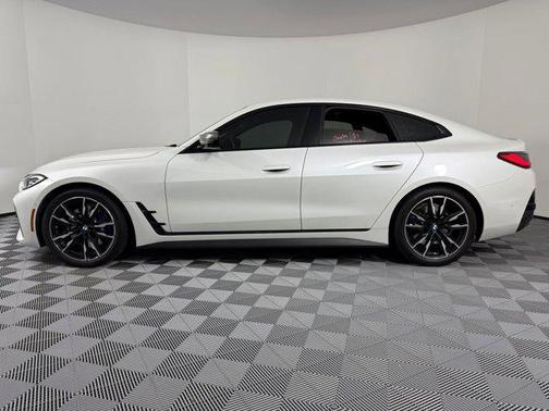 2023 BMW M440 i