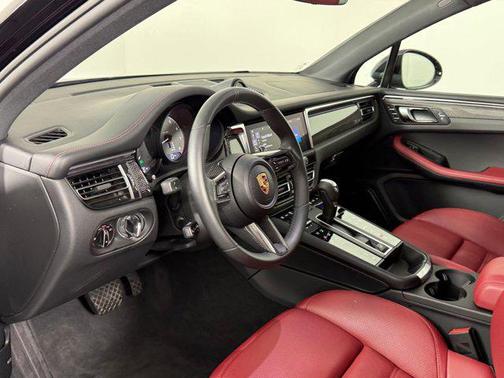 2025 Porsche Macan S