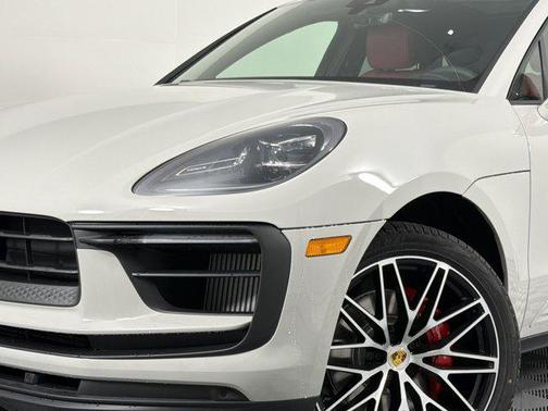 Chalk 2026 Porsche Macan Macan