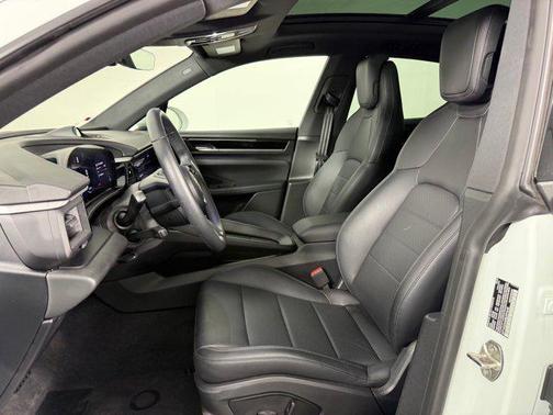 2025 Porsche Macan Electric