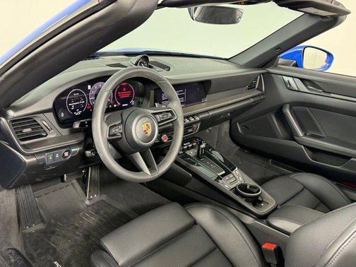 2025 Porsche 911 Carrera