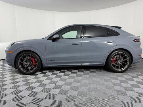 2025 Porsche Cayenne GTS