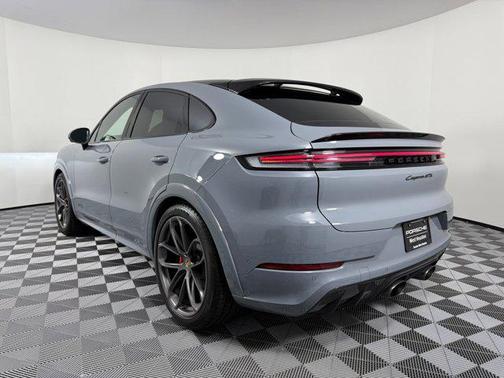 2025 Porsche Cayenne GTS