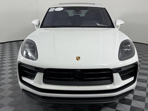 2024 Porsche Macan Base