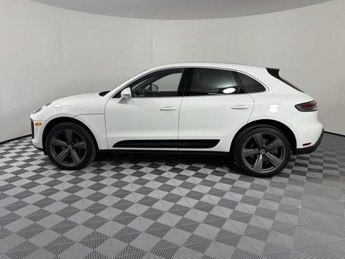 2024 Porsche Macan Base