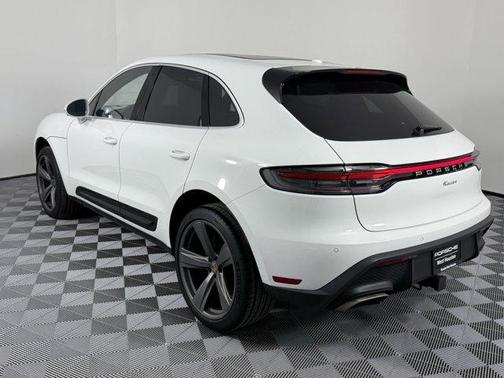 2024 Porsche Macan Base