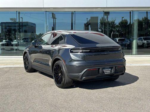 2024 Porsche Macan 4