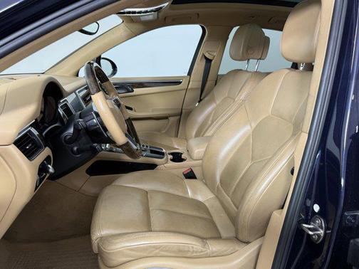 2017 Porsche Macan Base