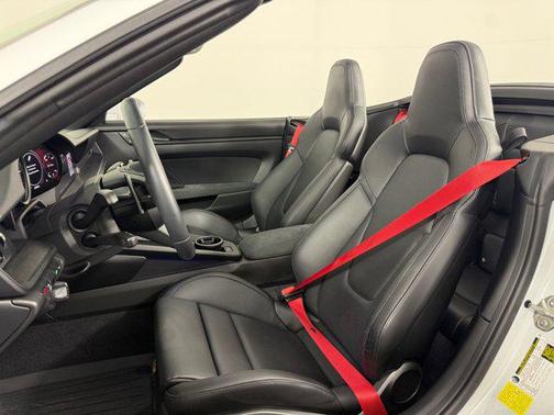 2022 Porsche 911 Carrera GTS