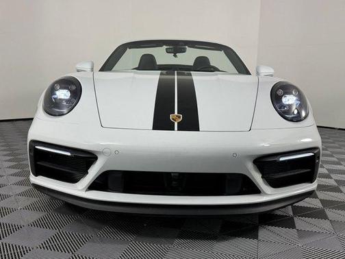2022 Porsche 911 Carrera GTS