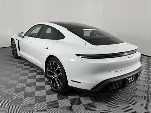 2025 Porsche Taycan RWD