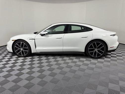 2025 Porsche Taycan RWD