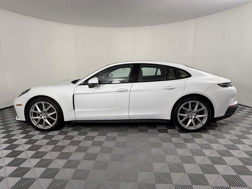 2025 Porsche Panamera RWD