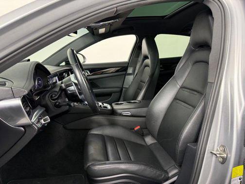 2018 Porsche Panamera 4