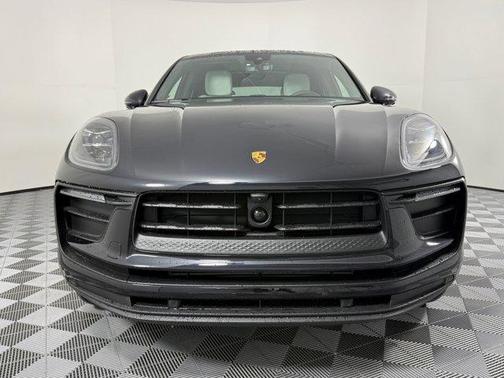 2026 Porsche Macan AWD