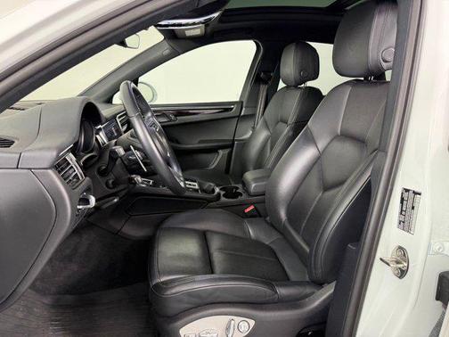2024 Porsche Macan AWD