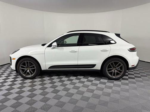 2024 Porsche Macan Base