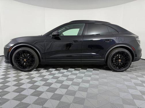 2025 Porsche Macan 4S