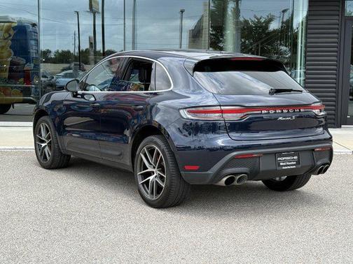 2023 Porsche Macan Base