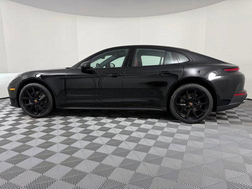 2026 Porsche Panamera RWD