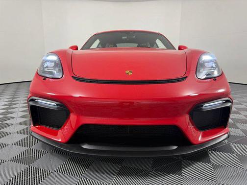 2022 Porsche 718 Cayman GT4