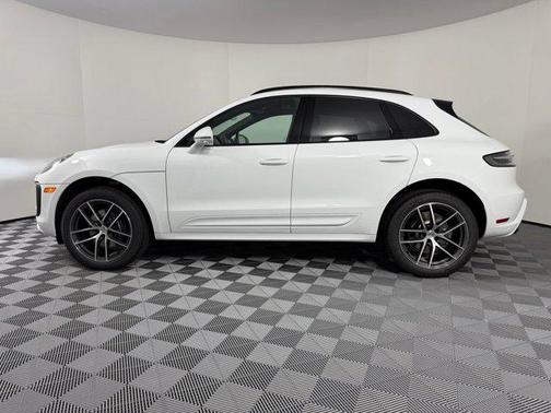 2026 Porsche Macan AWD