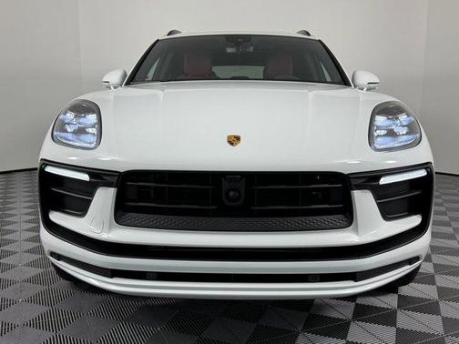 2026 Porsche Macan AWD