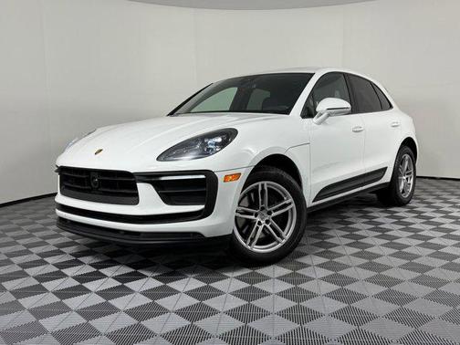 2025 Porsche Macan AWD