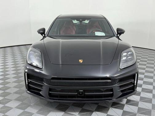 2024 Porsche Panamera 4