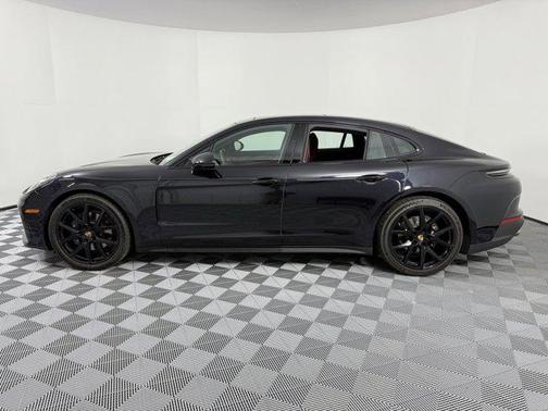 2024 Porsche Panamera 4