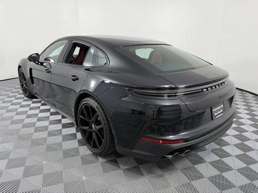 2024 Porsche Panamera 4