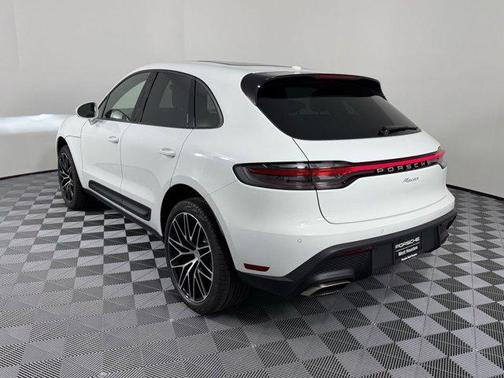 2025 Porsche Macan AWD