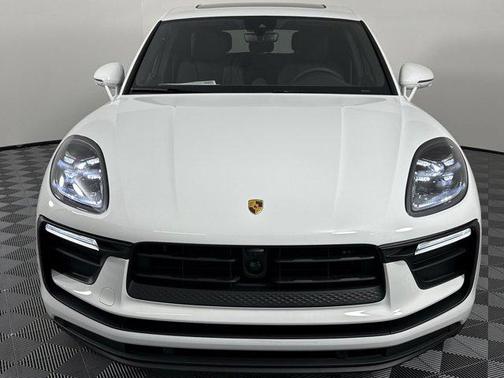 2025 Porsche Macan AWD