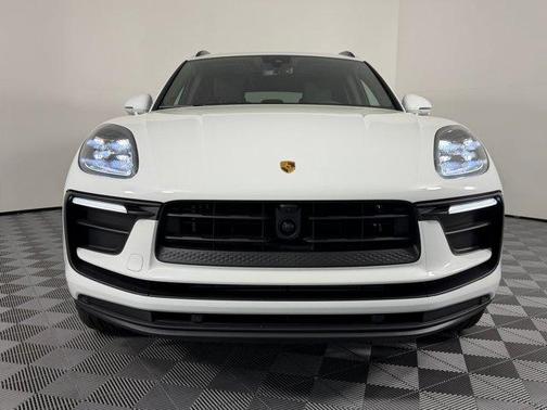 2026 Porsche Macan Macan