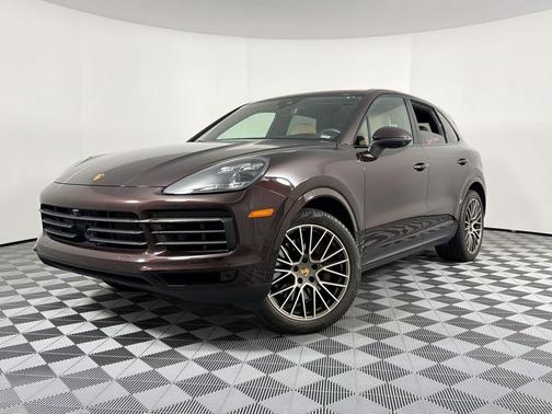 Maroon 2022 Porsche Cayenne Cayenne