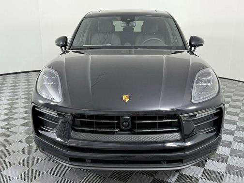 2025 Porsche Macan AWD