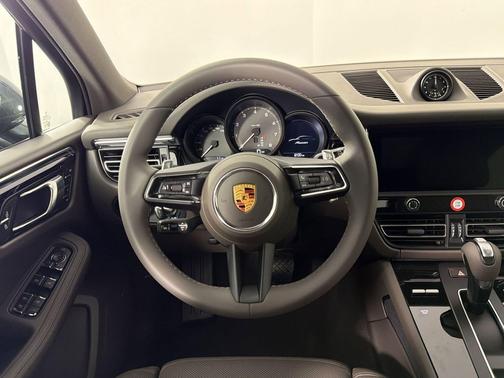 Volcano Grey Metallic 2026 Porsche Macan Macan