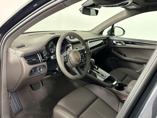 Volcano Grey Metallic 2026 Porsche Macan Macan